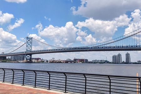 5K Walking Sightseeing Tour of Historic Benjamin Franklin Bridge