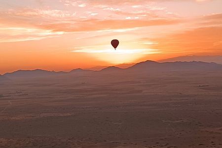 Hot air balloon flight to Marrakech in a small group. Breakfast