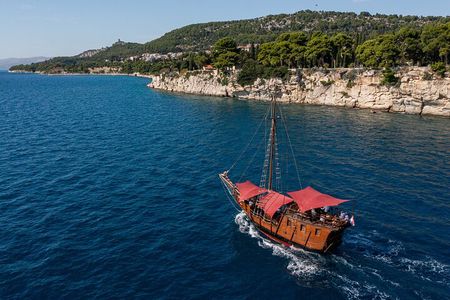 Columbo's Pirate Ship "Santa Maria" - Split Panoramic & Sunset Tour