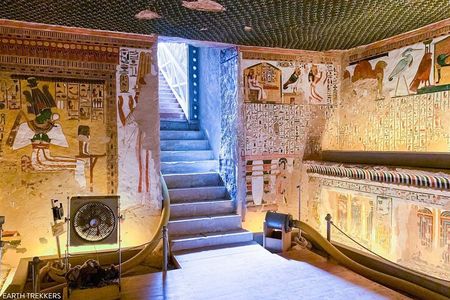 Private Tour in King Tut's, Nefertari Tombs, and Temples in Luxor