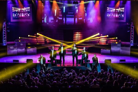 SIX Show in Branson