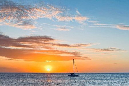 Small Group Waikiki Sunset Sailing Tour 