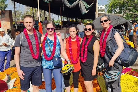 Jaipur By Dawn (Walking & E-Rickshaw)-A Morning of Culture & Calm