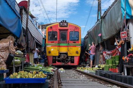 Tour in Maeklong Railway, Floating Market and Ayutthaya 