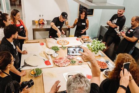 Devour Rome Wine & Pizza Making Class in Trastevere Neighborhood