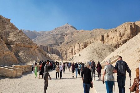 Tour to Valley of Queens Valley of the Artisans Tombs of Nobles