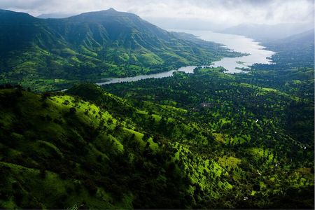 Day Trip to Pawna-Lohagad-Lonavala (Guided Fullday Sightseeing Tour from Mumbai)