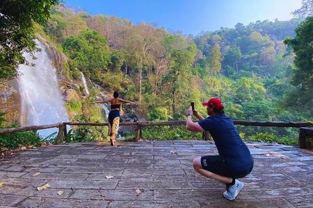 Private Tour to Doi Inthanon including Twins Pagodas and Hiking