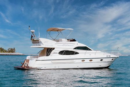 3-Hours Dubai Marina 50ft Private Luxury Yacht Sightseeing Tour