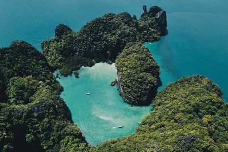 Koh Hong lagoon, Pakbia, Lading Islands by Longtail.