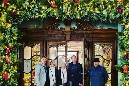 London Christmas Lights Private Guided Taxi Tour