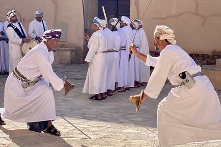 Old Nizwa and Akhdar Mountain with a local guide (private).