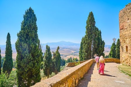 Full Day Tour to Val d'Orcia and Gladiator's Fields with Wines
