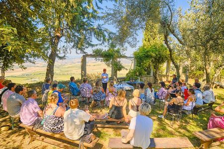 Full Day Tour to Val d'Orcia with Wine & Cheese Tastings