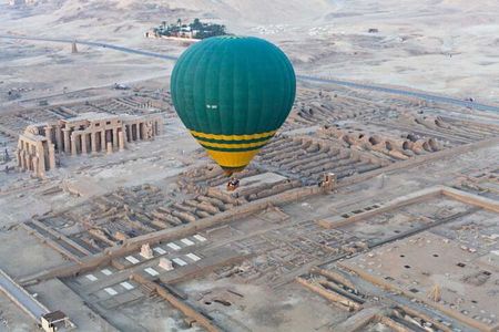 Sunrise Hot Air Balloon Flight in Luxor with Pickup
