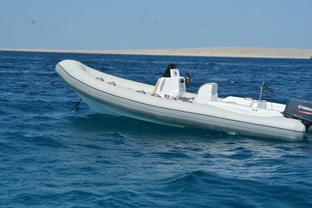Snorkeling & banana & sofa boat in hurghada 