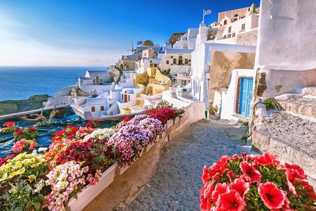 Small-Group Cruise Passenger's Journey into Santorini Gems