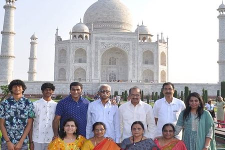 Agra Full-day Local Tour with Taj Mahal, Agra Fort and Mehtab Bagh