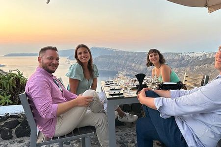 Santorini Wine Tasting: Private Tour with a Certified Wine Guide