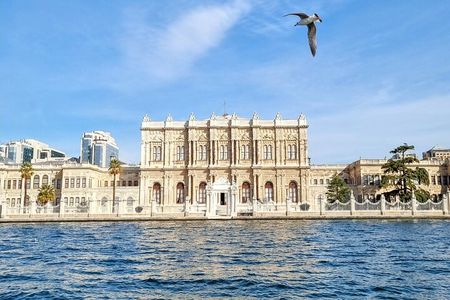 Dolmabahçe Palace Tour & Sunset Cruise on Luxury Yacht