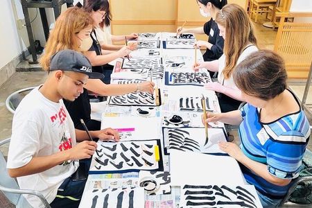 Authentic Japanese Calligraphy Experience in a Zen Setting (new)