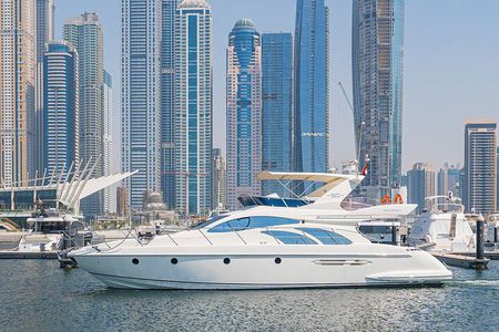 3hr Yacht- Palm Jumeirah with FREE Snacks and 30 Min Seabob