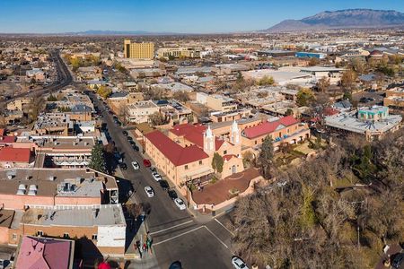 Albuquerque Private Tour: Plazas, History & Museums