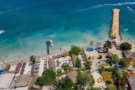 Beach front disconnection (yoga, meditation & massage included.)