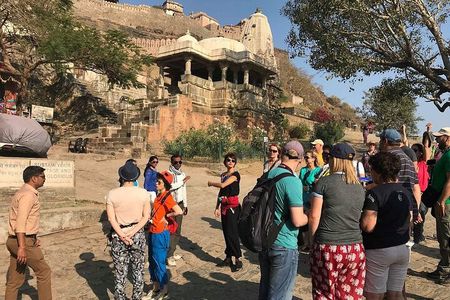 Day Trip from Udaipur to Kumbhalgarh Fort and Ranakpur