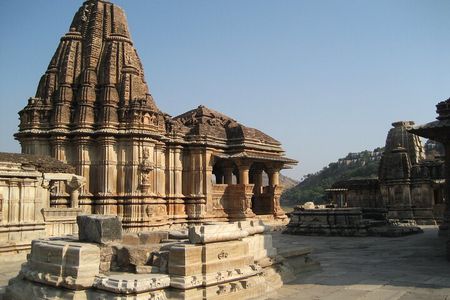 Guided Day Trip to Eklingji & Nagda Temples with Monsoon Palace