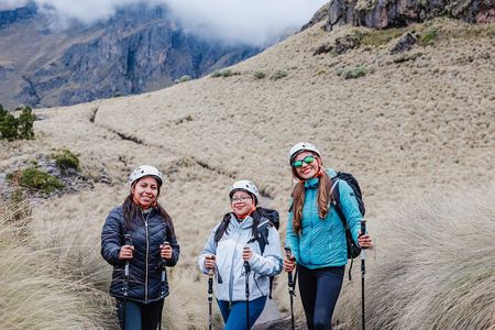 From Puebla: Iztaccihuatl hiking tour all-Inclusive