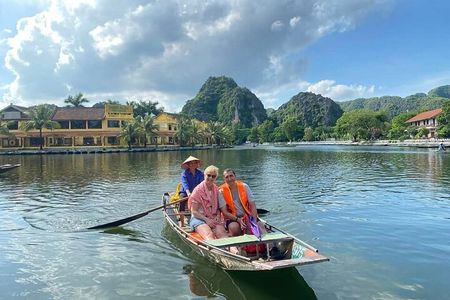 Ninh Binh 2 Days Luxury Limousine Small Group Option 3 Star