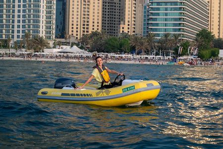 Dubai: Self-Drive Speed Boat Tours