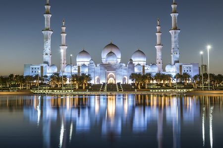 Abu Dhabi Tour in Private 4x4 with Grand Mosque, Louvre & Ferrari
