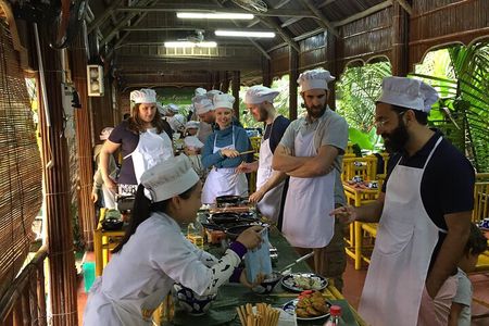 Experience Local Market and Cooking Class in Hue City