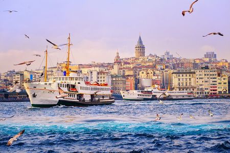 Istanbul: Spice Market and Bosphorus Tour 