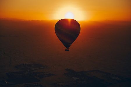 Hot Air Balloon Ride With Breakfast in Dubai