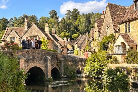 Private Tour to Stonehenge, Bath and The Cotswolds