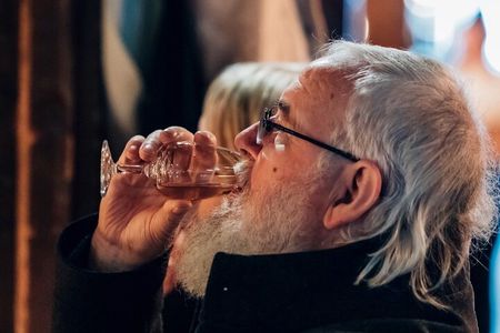Dublin 6 Whiskey Tasting & 3 Food Pairing Walking Tour with Local