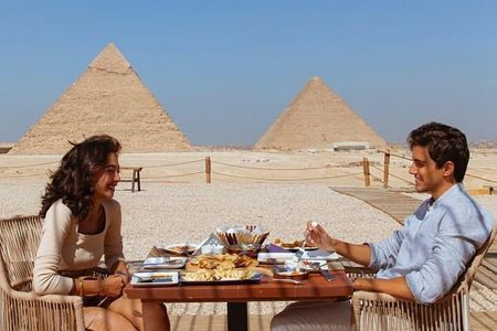Private Tour of Giza Pyramids, Memphis,Sakkara,Dahshur with Lunch