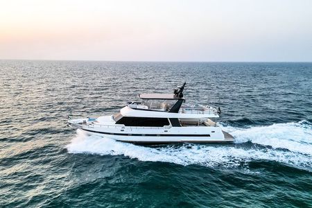 Book 3hr Luxury Yacht Rental Dubai - Get 1hr Free