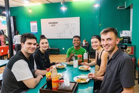 Phnom Penh Evening Food Tour - Inclusive 5 stops local Tastings