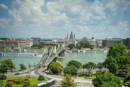 Best of Budapest Private Driving Tour