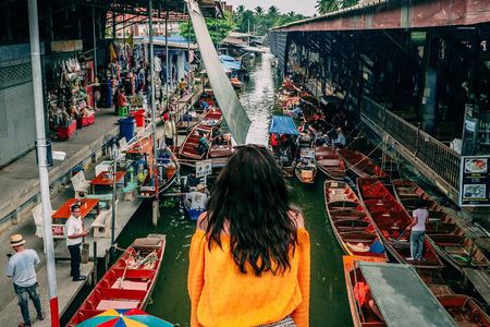 Maeklong Railway & Damnoen Saduak Floating Market Tour – Full Day