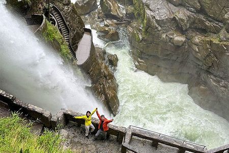 From Quito: Baños Tour - Entrances and Lunch included