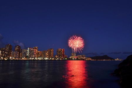 2-Hour Waikiki Friday Fireworks Cruise from Ala Wai Harbor