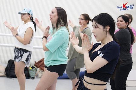 Kpop Dance Class Activity in Seoul (Recommended by CNN, BBC)