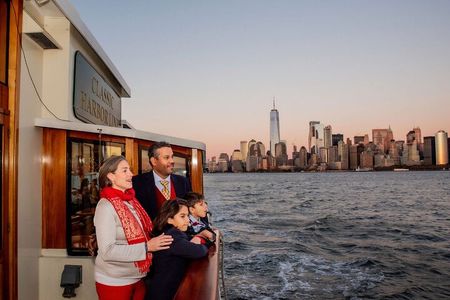 New York City Holiday Sunset Sightseeing Cruise 