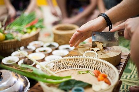 4 Hours Silom Thai Cooking Class Including Visit to Local Market 