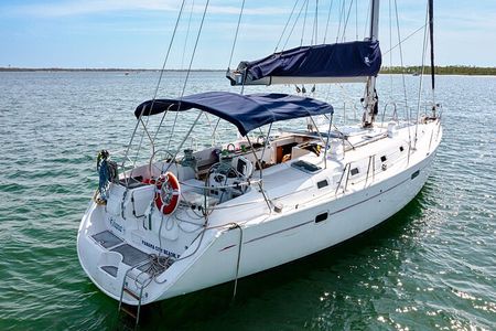 Private 3 Hour Swim, Snorkel & Sail on Daydreams Sailboat